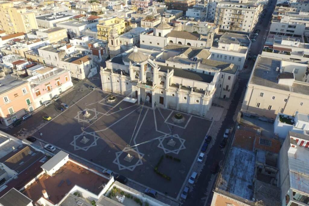 Domus Elegans In Centro Villa Manfredonia Kültér fotó